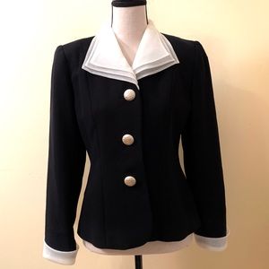 LAURA MADRIGANO BKACK & OFF WHITE BLAZER